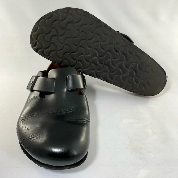 Birkenstock Boston leather clog. 🖤 - Picture 7 of 10